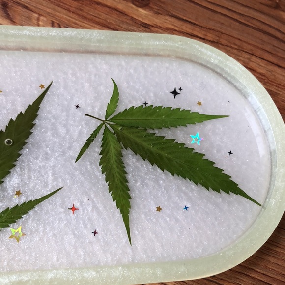 Handmade resin tray - Picture 2 of 4